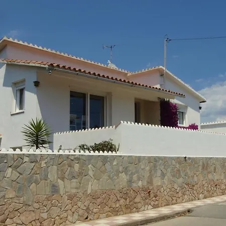 Montbarbat Sleeps 8 Pool וילה *