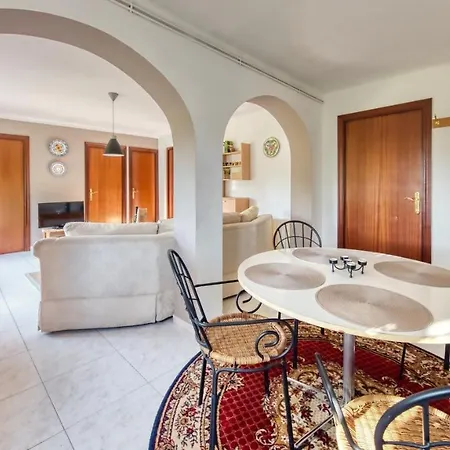 Montbarbat Sleeps 8 Pool וילה *