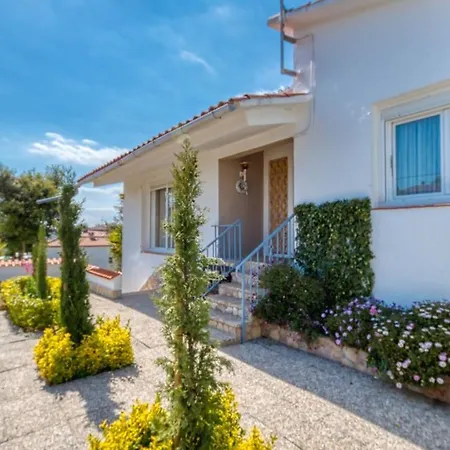 Montbarbat Sleeps 8 Pool