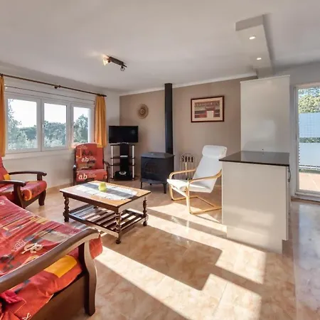 Montbarbat Sleeps 8 Pool *