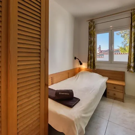 Montbarbat Sleeps 8 Pool Villa *