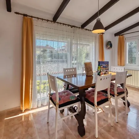 Montbarbat Sleeps 8 Pool Lloret de Mar